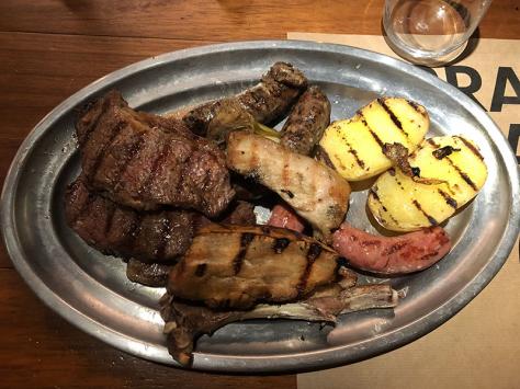 Calçotada Barcelona Tierra Brava Eixample Mercado del Ninot cocina catalana tradicional