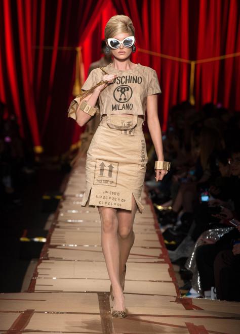 T-Shirt: Cult – Culture – Subversion Moschino