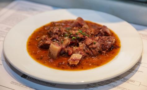 Kiosko Universal, Mercat de la Boqueria, Barcelona, restaurantes, cocina de mercado, tapas, pescado, marisco, plancha, capipota, huevos fritos 